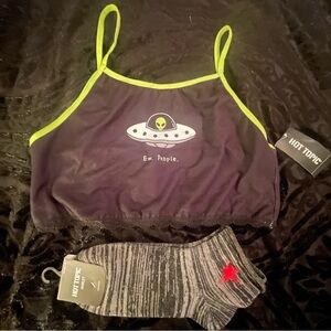 Hot topic alien crop top and sock bundle